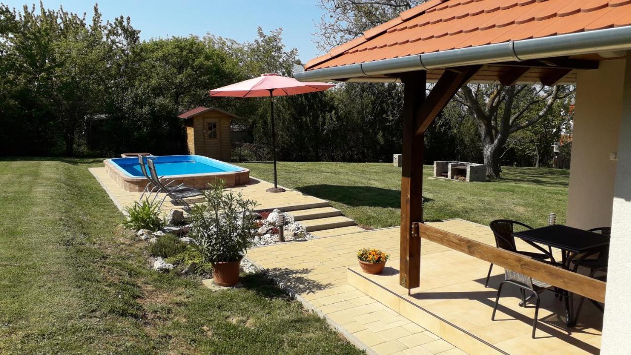 Cseresznyevirag Vendeghazak Kovagoszolos Bagian luar foto